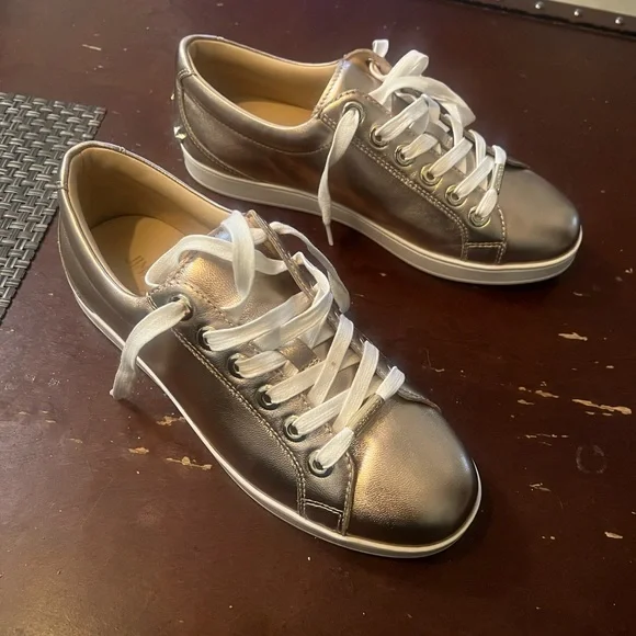Jimmy Choo Rose Gold Metallic leather Cash Low-top Sneakers brand new